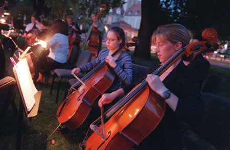 Harvard-Radcliffe Orchestra, Elizabeth Peterson and Erin