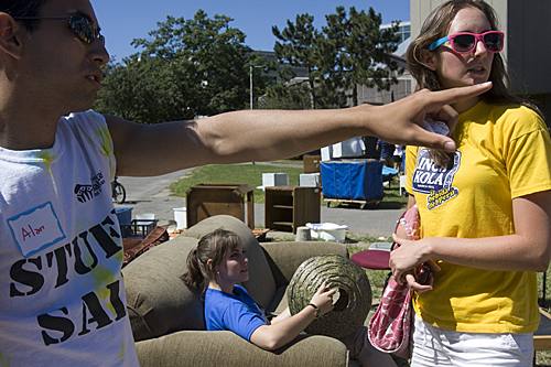 Harvard Habitat for Humanity sells furniture for charity
