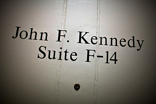 Suite F-14