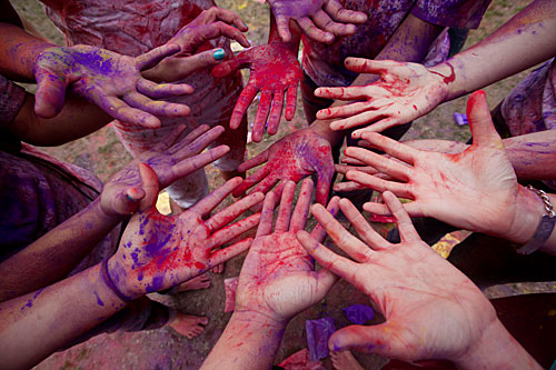 Holi hands