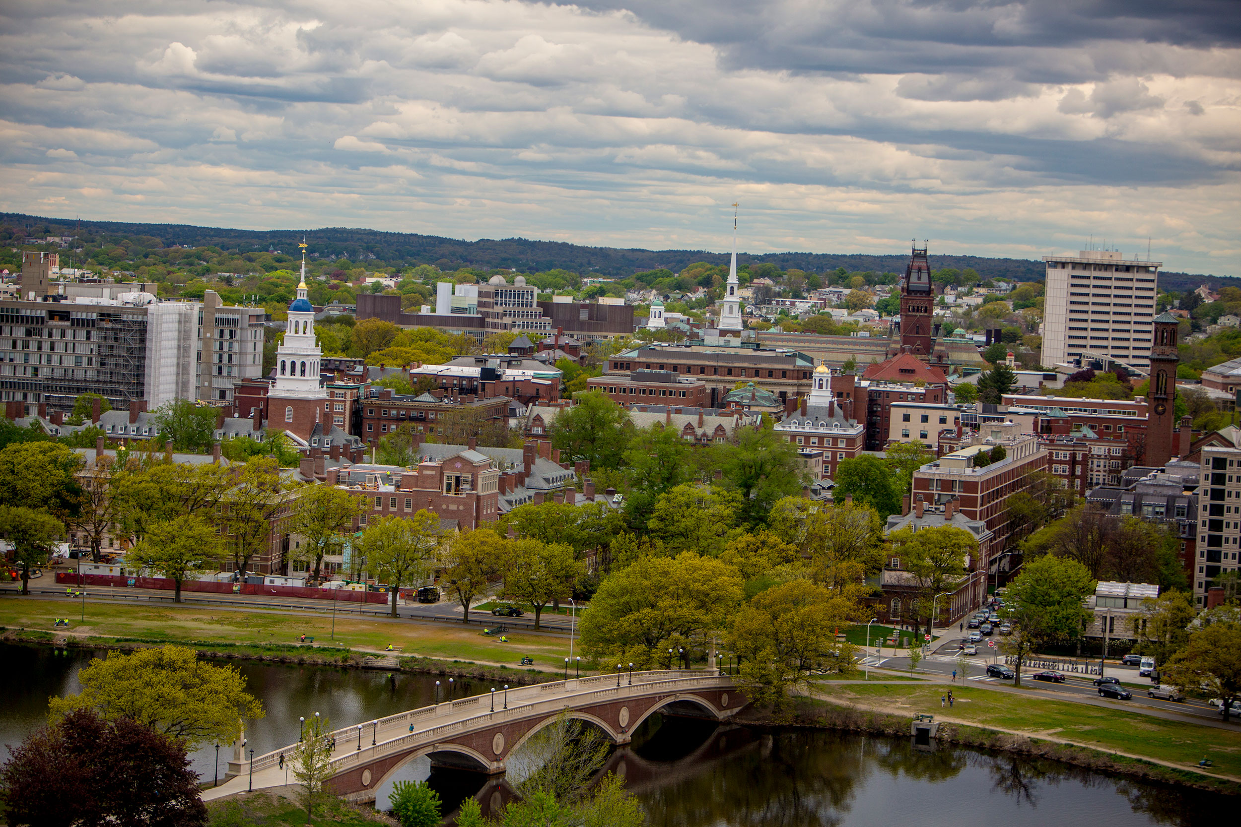 Overviews of Harvard University in Cambridge,