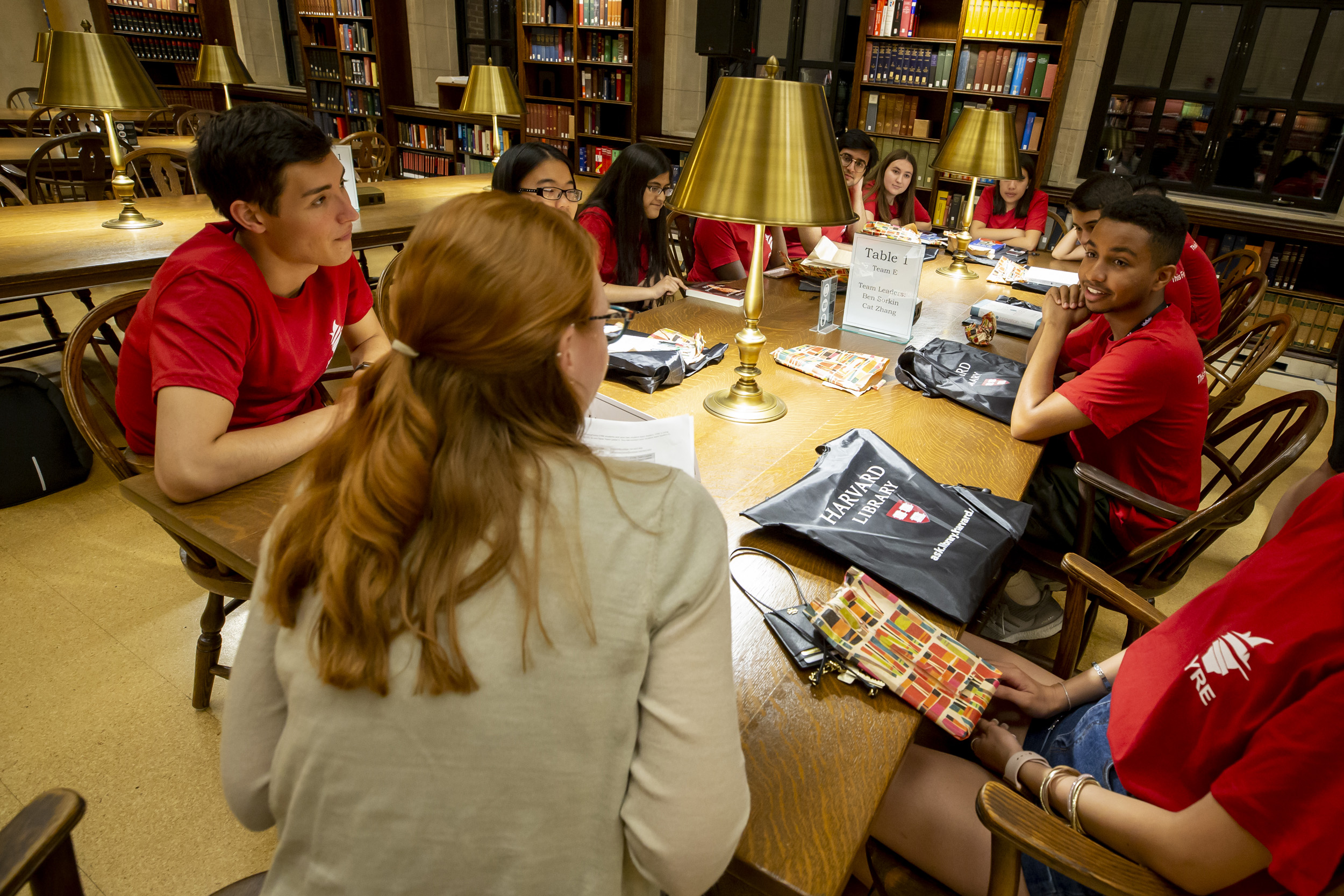 Elizabeth Berndt-Morris with first-years at Widener Library.