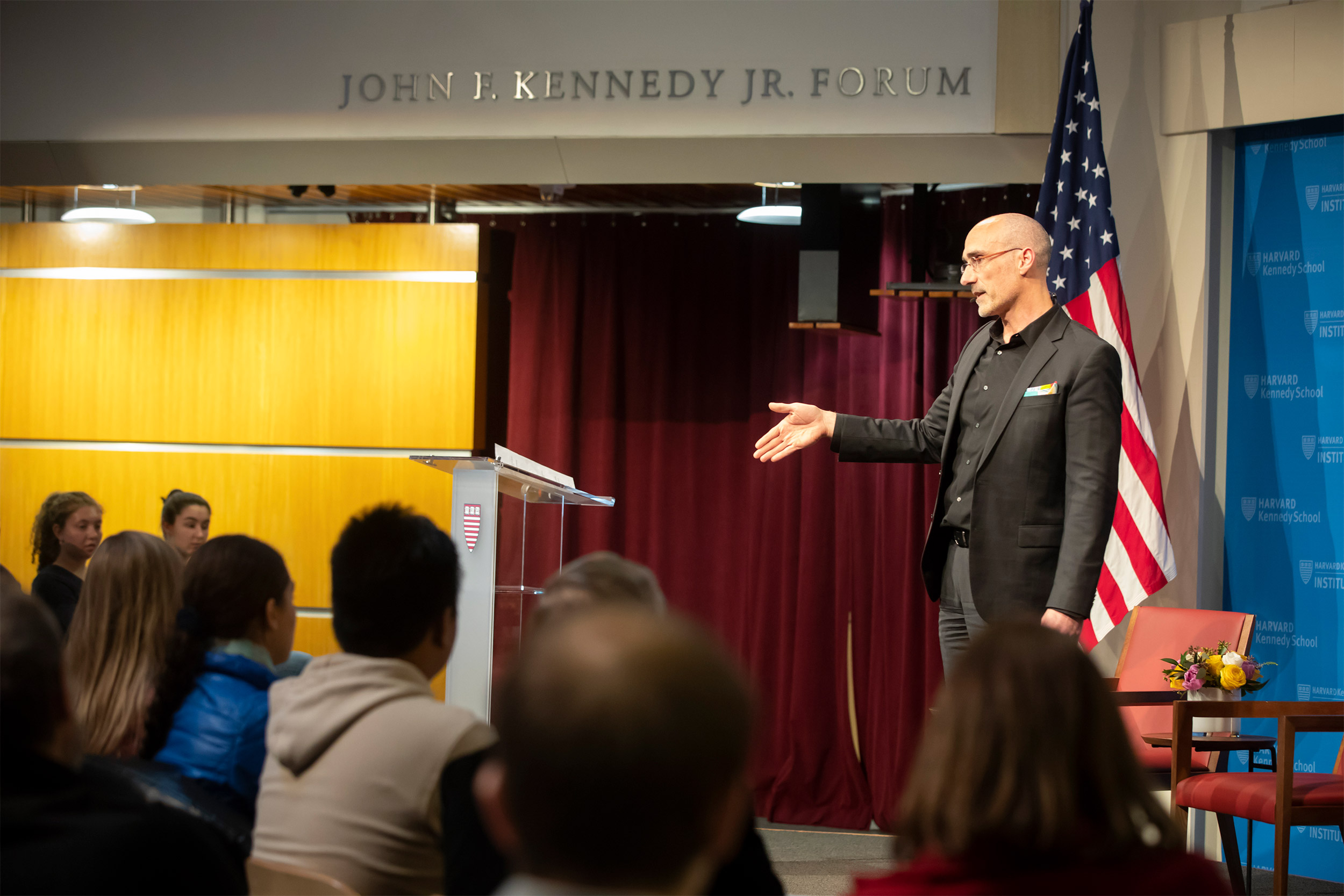 Arthur Brooks speaking to his HKS audience.