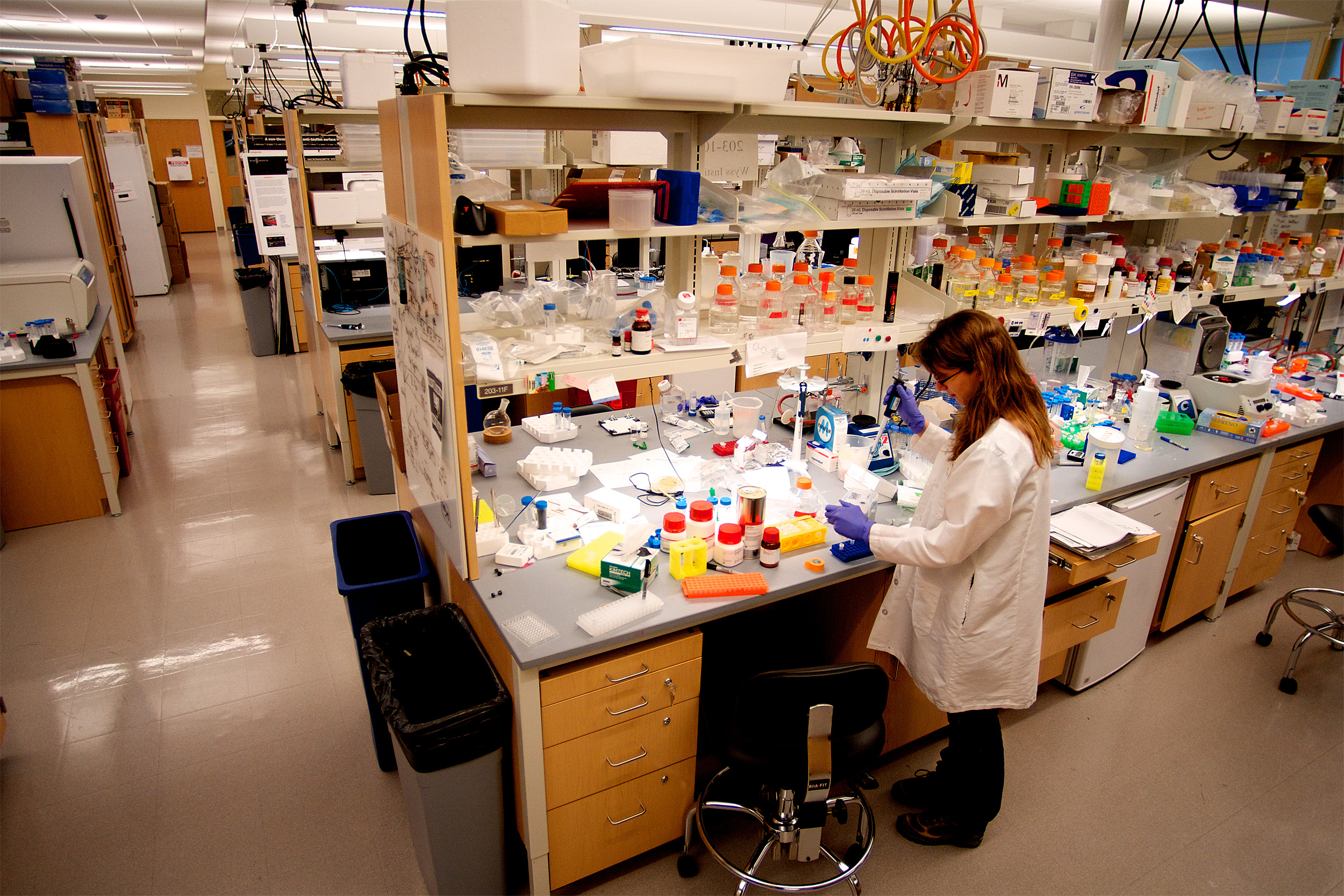 Woman working in lab.