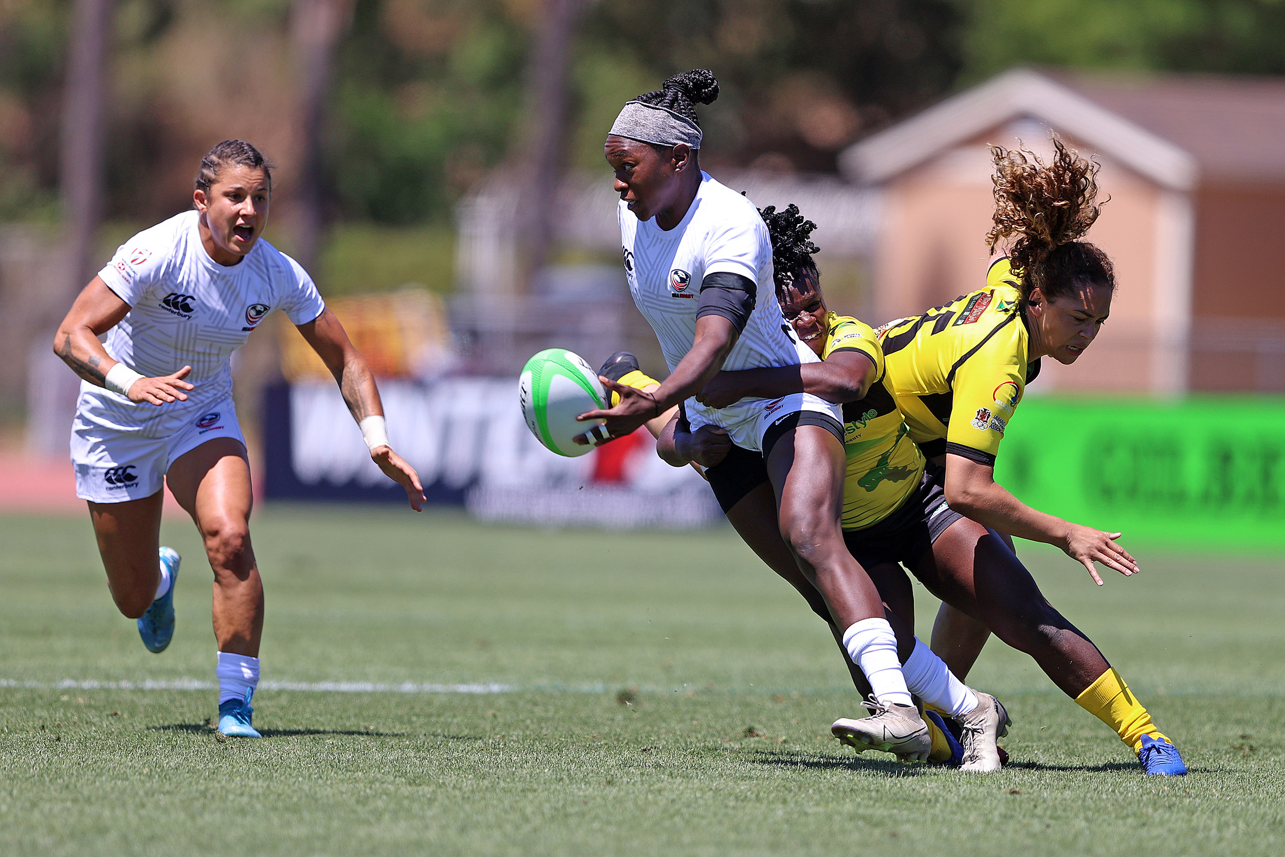 Cheta Emba playing rugby.