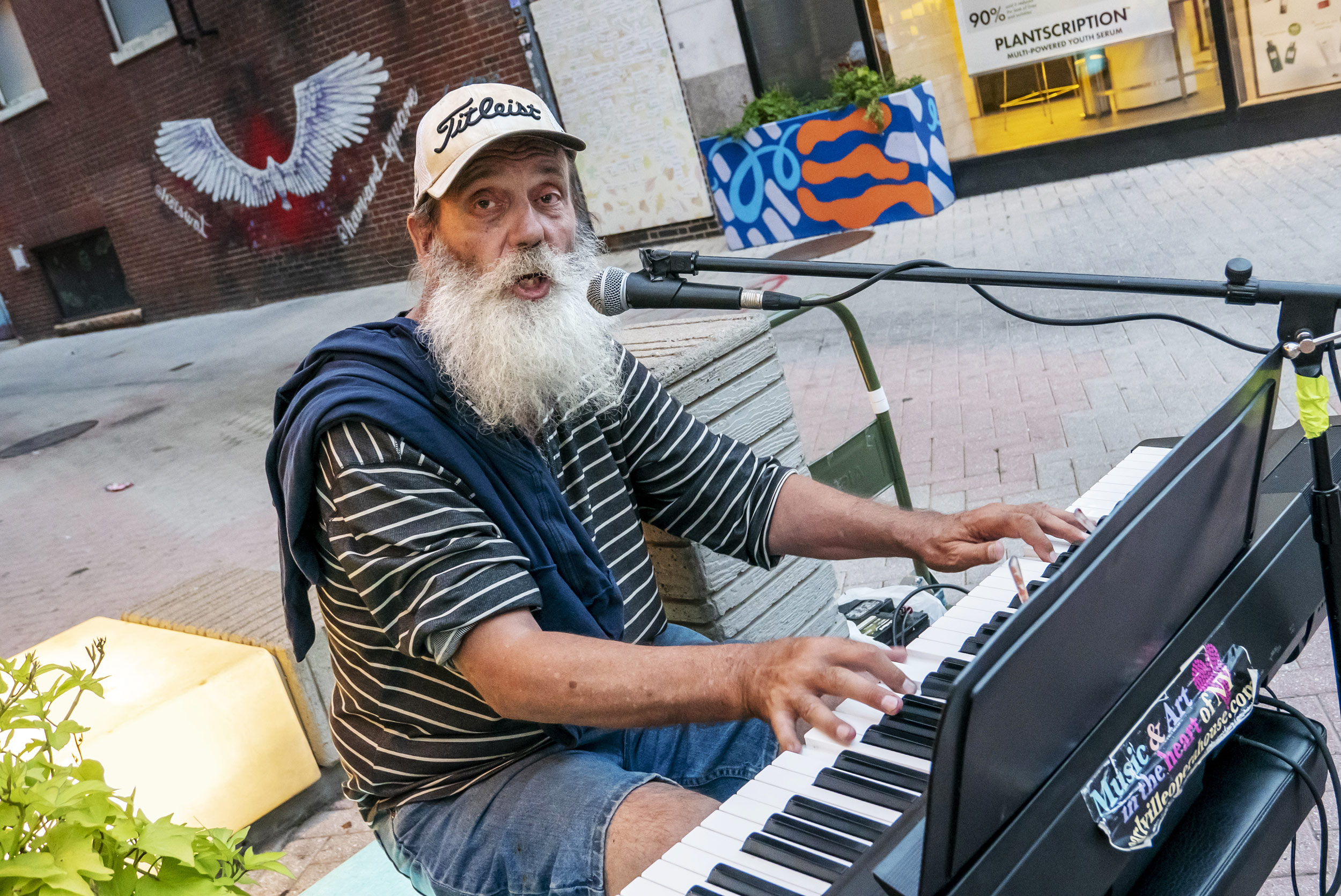 The Dutchman on keyboard.