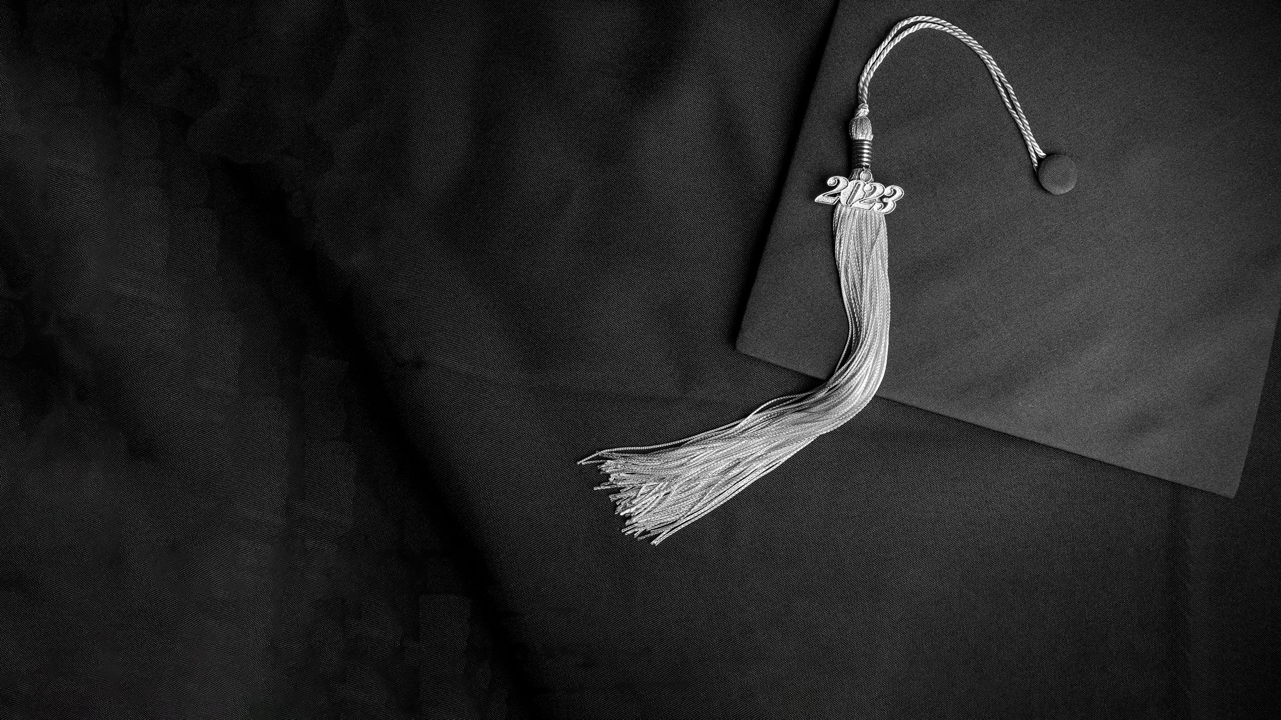 2023 mortarboard.