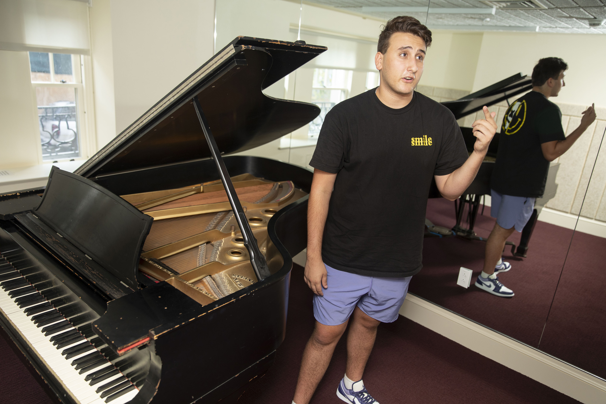Chris Ruiz ’26 in music room.