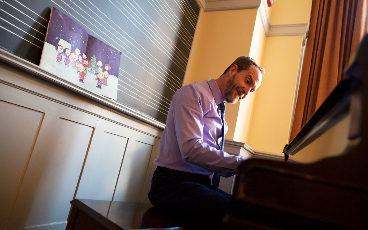 Brad Connor at the piano.