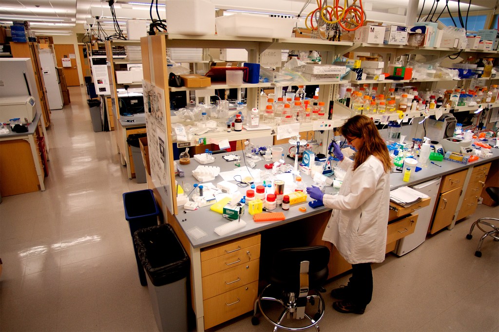 Woman working in lab.