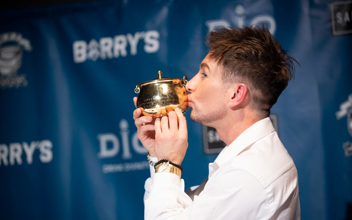 Barry Keoghan kisses his Pudding Pot.